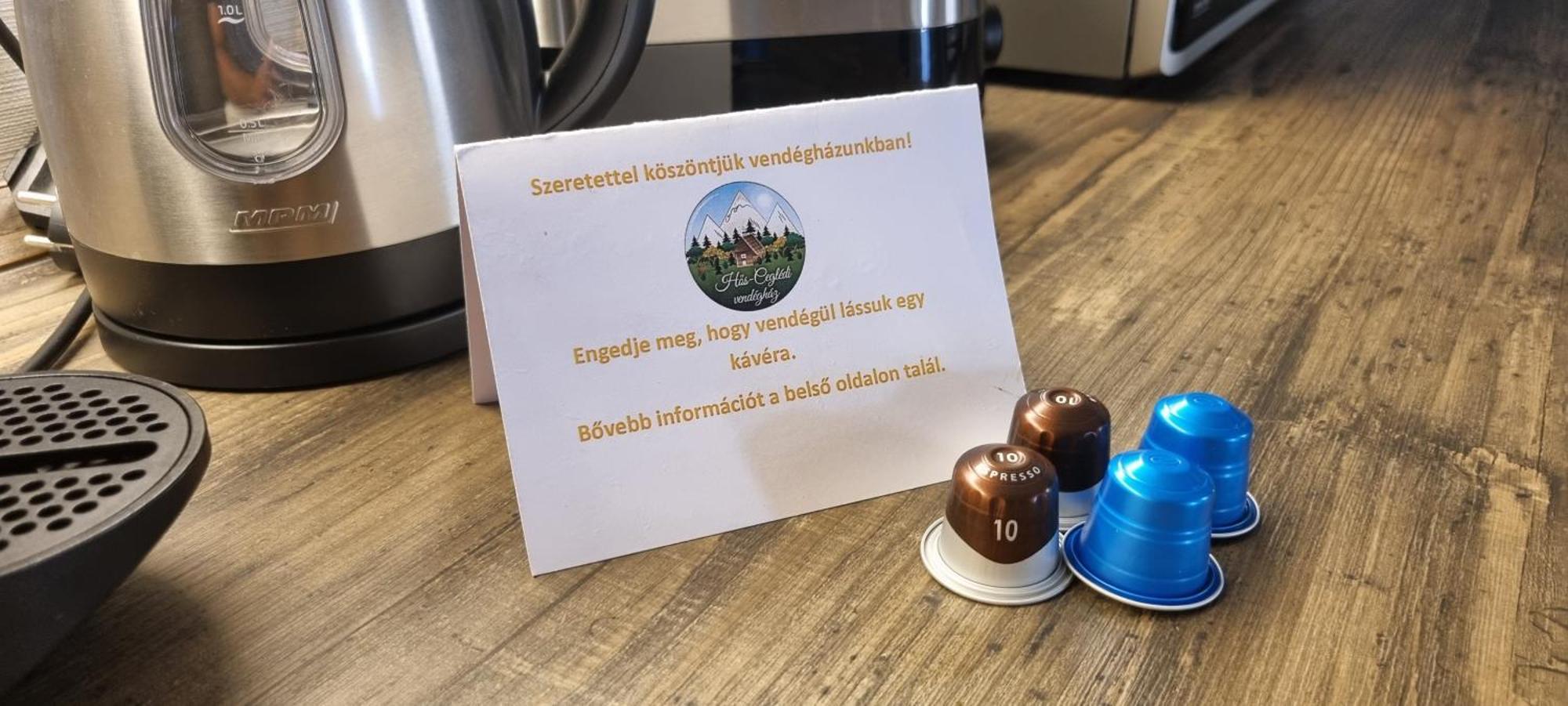 Hos-Cegledi Vendeghaz Miskolc -Oenallo Otthon, Mely Csak Az Oenoeke Eksteriør bilde